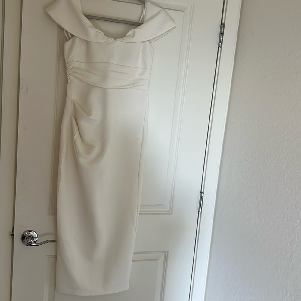 Hello Molly elegant white fitted dress
